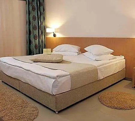 Hotel Sara 3*